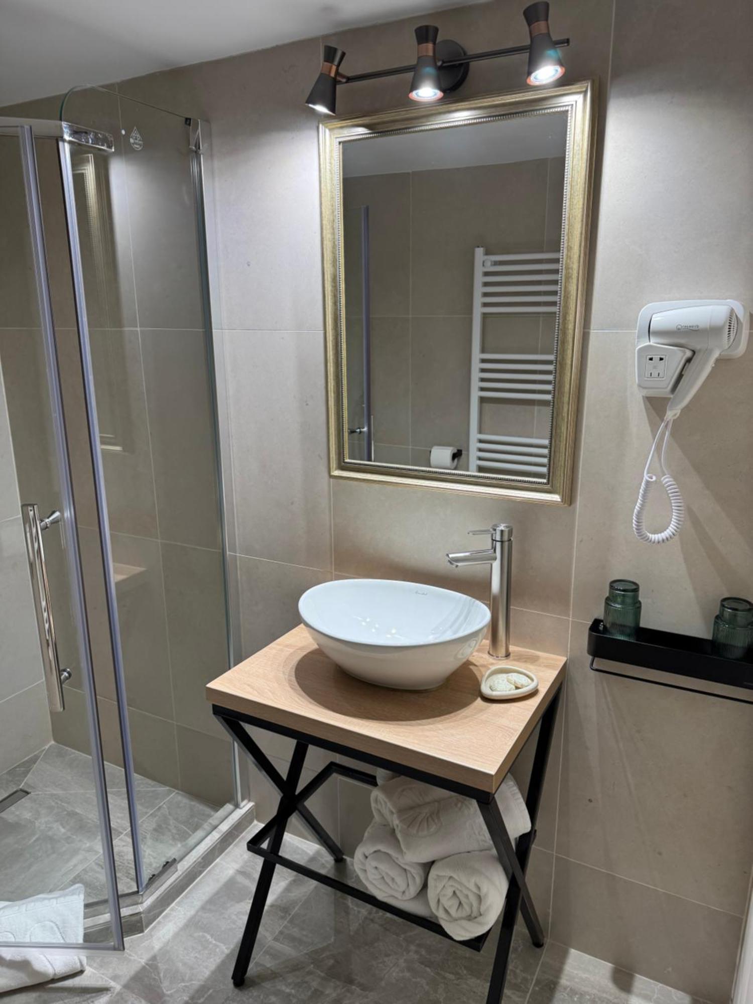 La Coltul Castelului Bran Boutique Otel Dış mekan fotoğraf